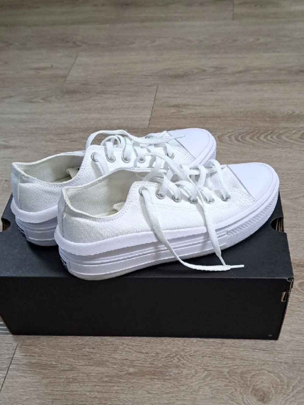 All White Converse Chuck Taylor® All Star® Move Platform Ox - Picture 5 of 9